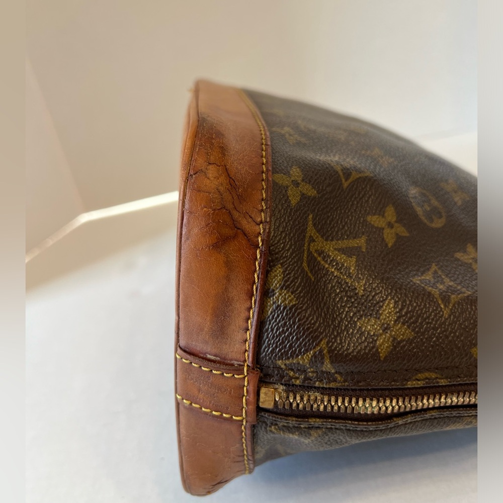 Louis Vuitton Monogram Alma - Picture 7 of 16
